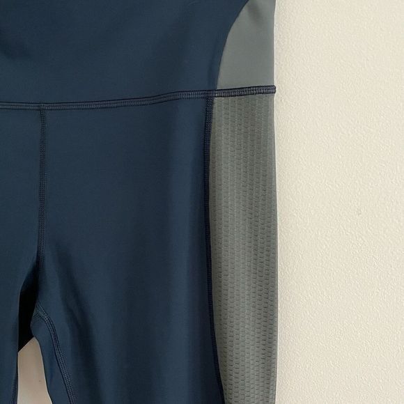 Athleta x Allyson Felix Leggings Blue/Gray Cropped Size L Activewear Gym Train - Picture 3 of 15